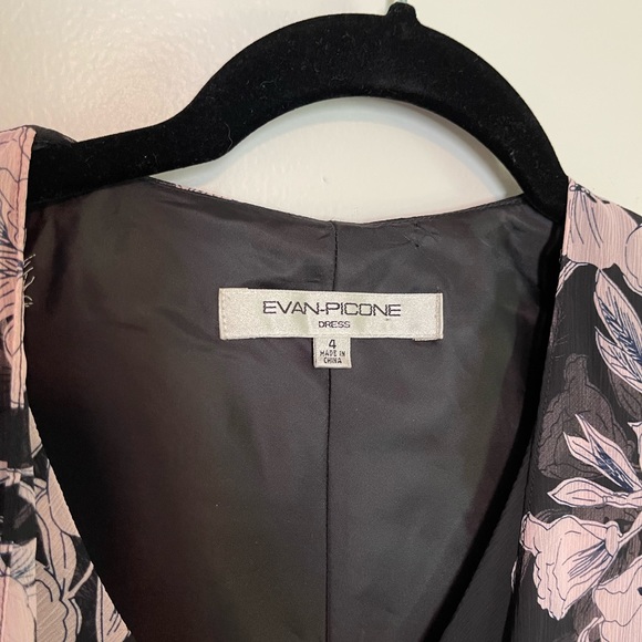Evan-Picone Floral Shift Dress | Size 4 - Picture 2 of 5
